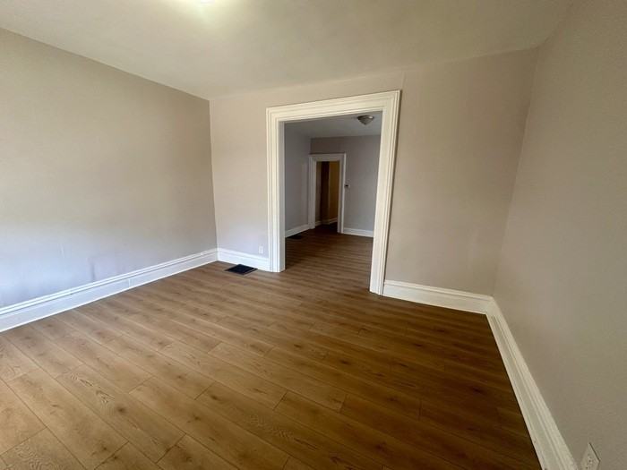 323 N Gladstone Ave - Photo 2 of 12