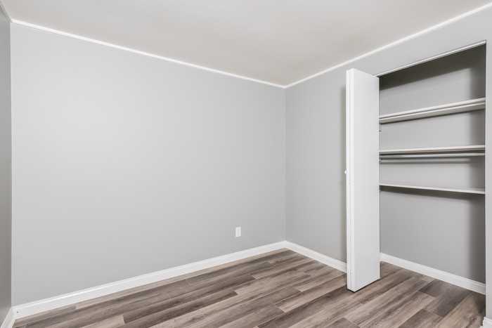 403 Brownstone Dr - Photo 7 of 11