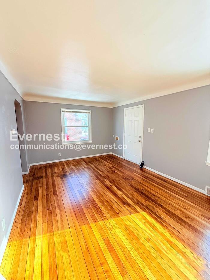 17143 Ontario St - Photo 7 of 25