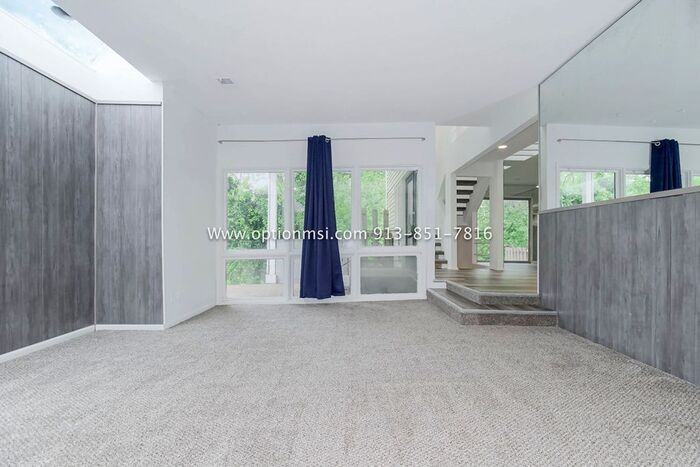 2504 University Dr - Photo 3 of 33