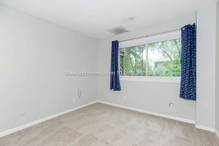 2504 University Dr - Photo 7 of 33