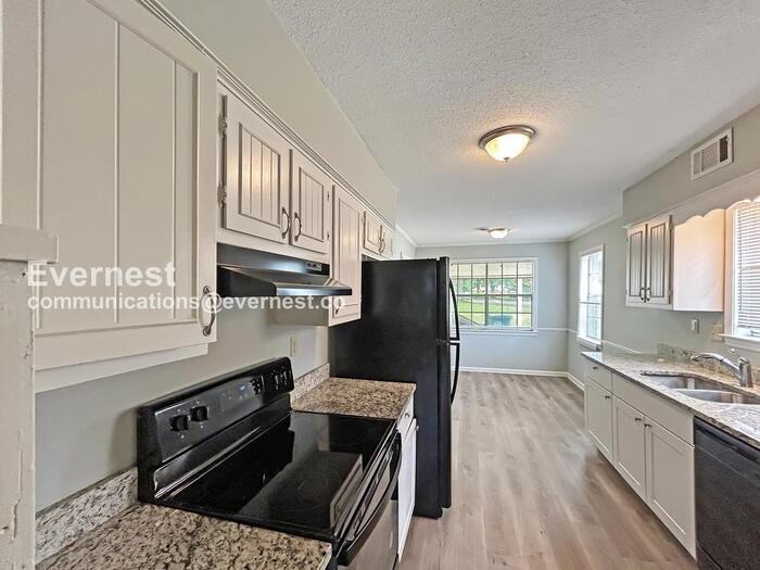 848 Rasco Rd W - Photo 2 of 15