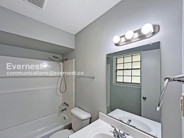 848 Rasco Rd W - Photo 5 of 15