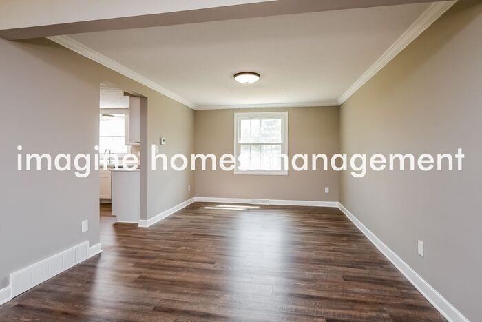 1492 Plantation Dr - Photo 4 of 21