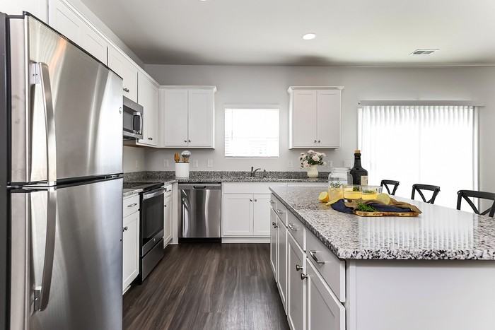 238 Clydesdale Cir - Photo 7 of 13