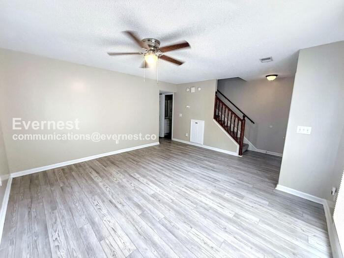 5259 Falling Creek Ln - Photo 5 of 18