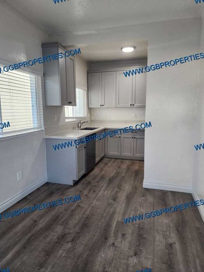 316 W 8th St #316 - Photo 4 of 17