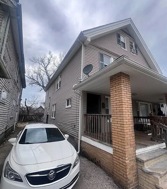 1252 E 134th St - Photo 2 of 5