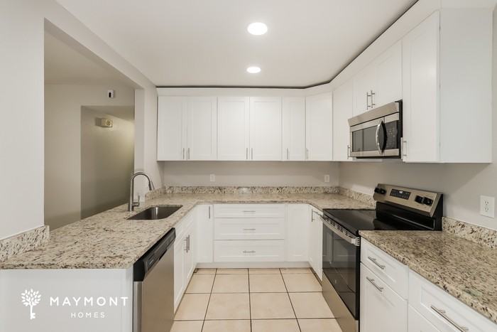 2430 Meadow Ln - Photo 7 of 11