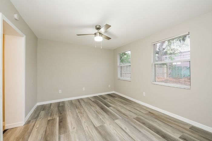 1023 San Pedro Dr - Photo 4 of 15