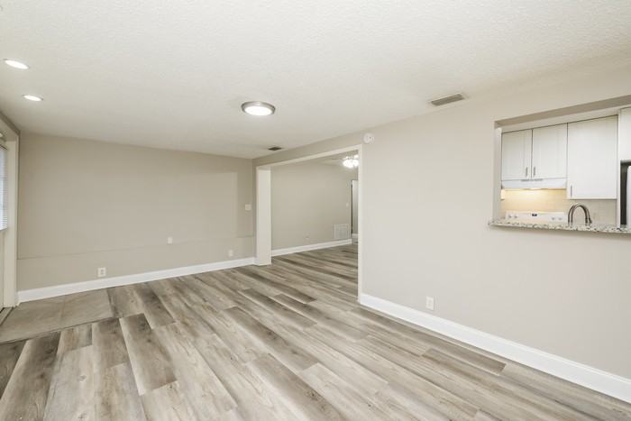 1023 San Pedro Dr - Photo 7 of 15