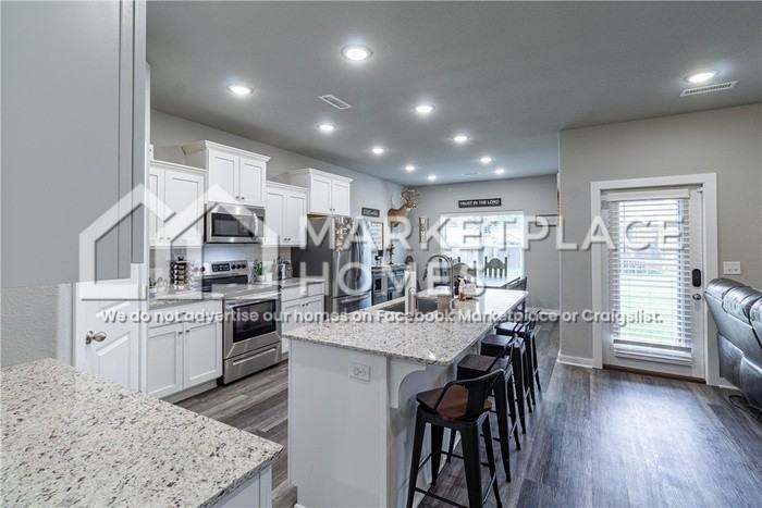 439 N Otoe St - Photo 3 of 23