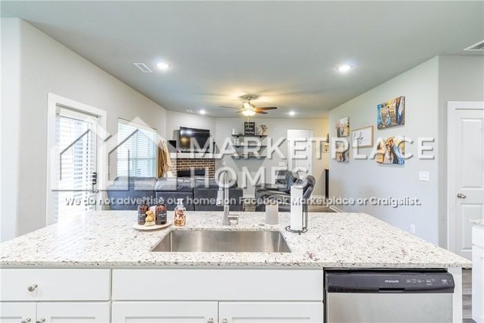 439 N Otoe St - Photo 6 of 23