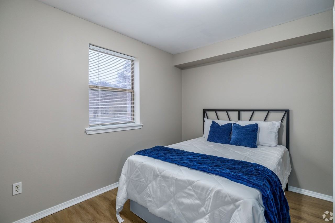 McGowan Flats Apartments - Photo 6 of 15