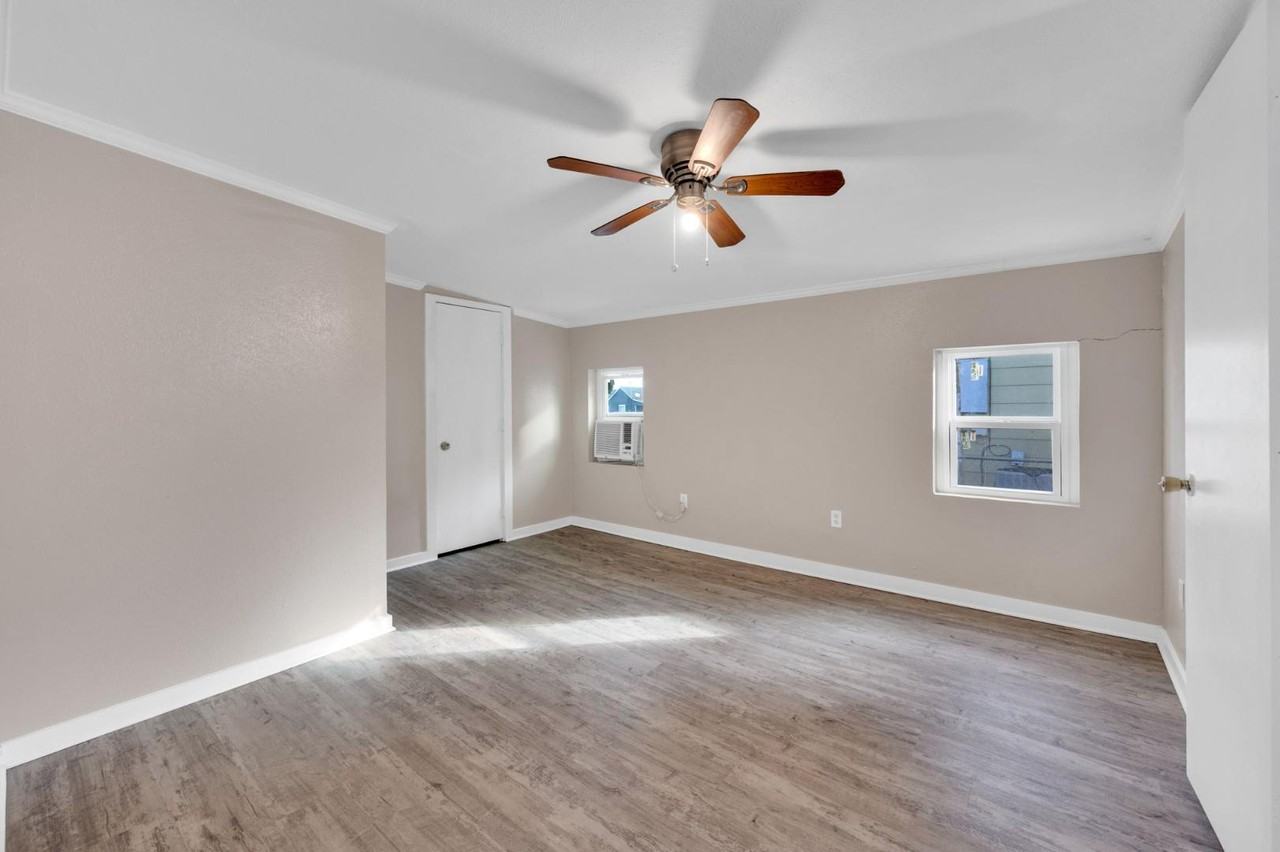 E Ave F Complex - Photo 7 of 30