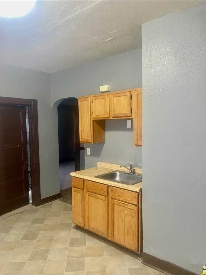 3441 N 14th St - Photo 4 of 7