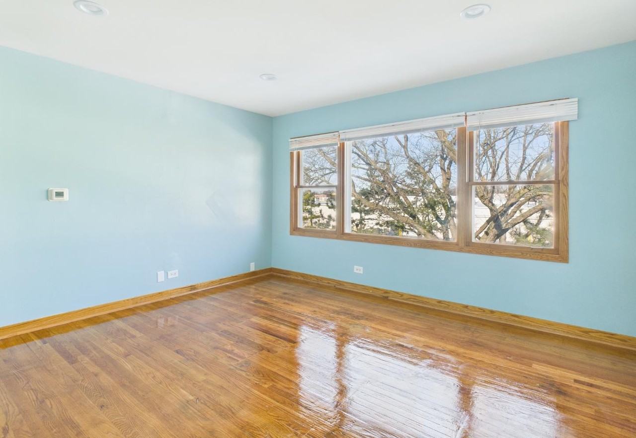 755 Dulles Rd - Photo 6 of 10