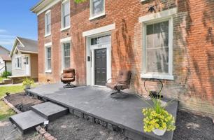 featured image of 521 E Water St #1