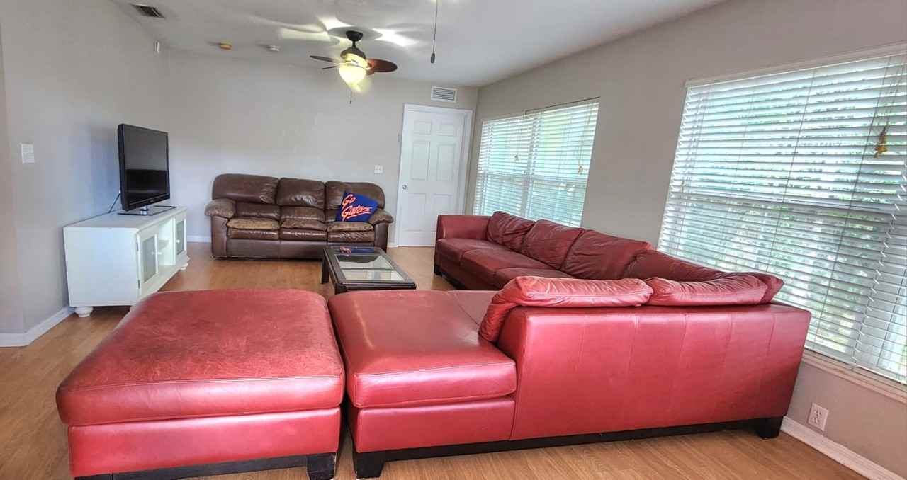 816 Sw 9th St #NA - Photo 2 of 20