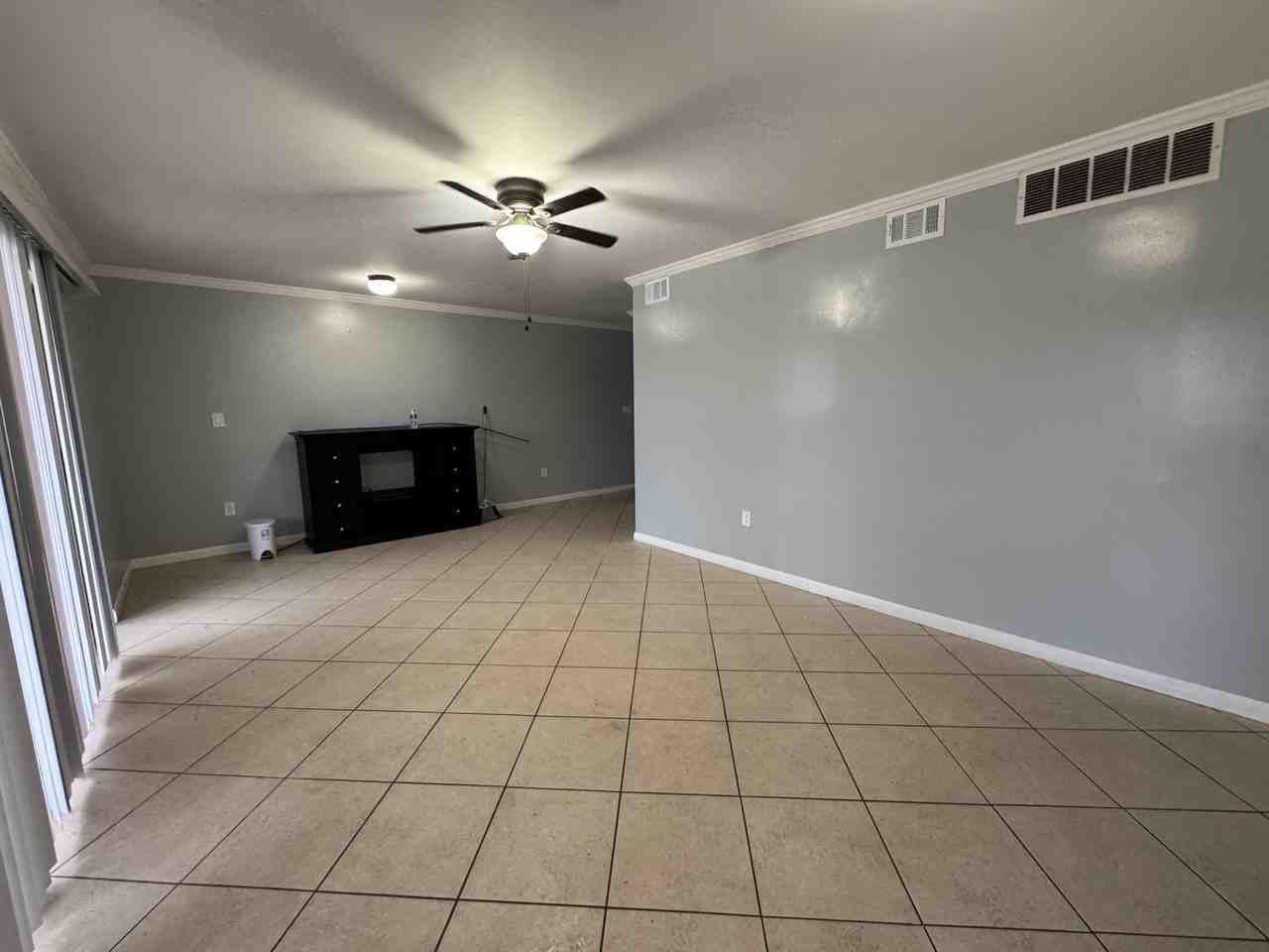 406 Marshall Ct Nw #5 - Photo 6 of 12