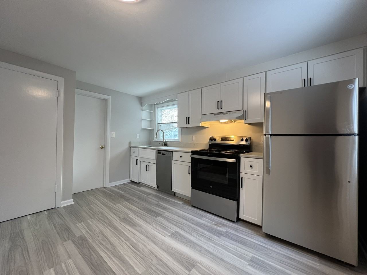 28 Kiernan Rd #28 - Photo 4 of 13