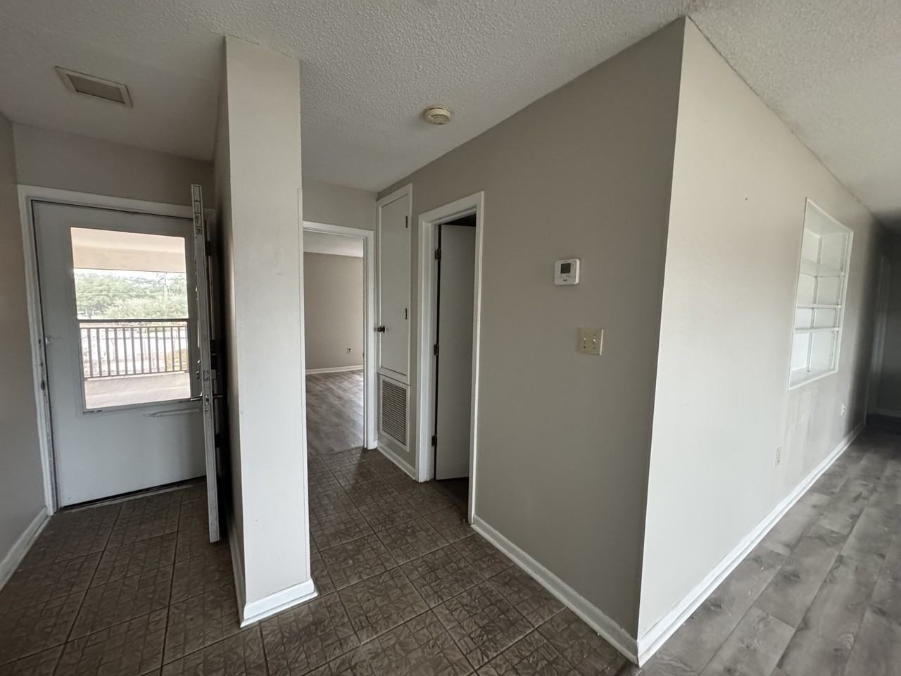 404 Marshall Ct Nw #5 - Photo 4 of 11