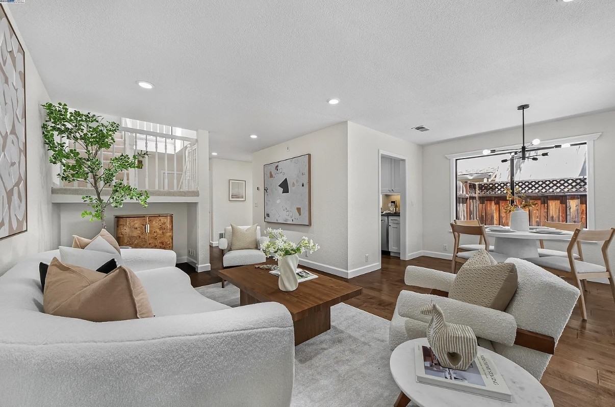 163 Gladys Ave - Photo 6 of 11