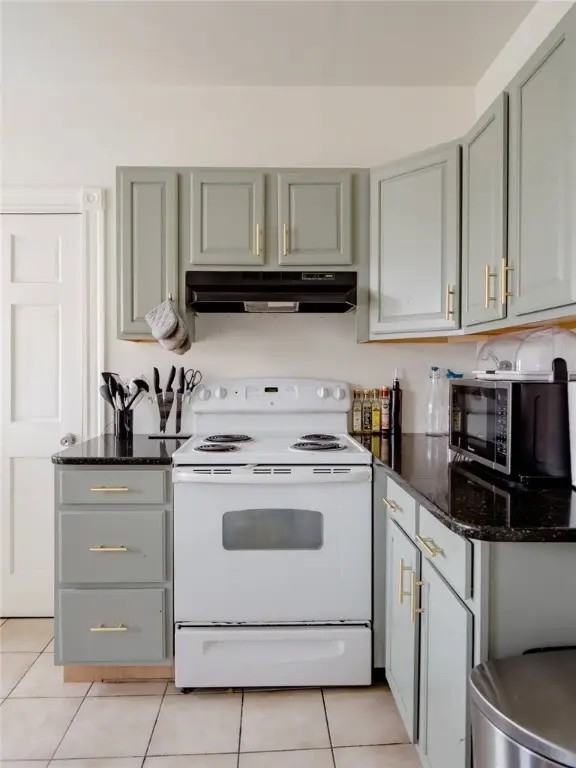 14 Carleton St - Photo 6 of 17