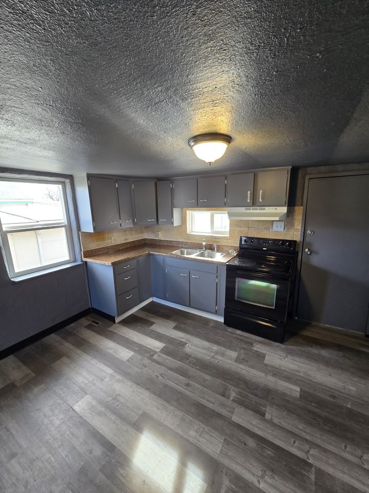 1320 E Ash St #NA - Photo 4 of 15