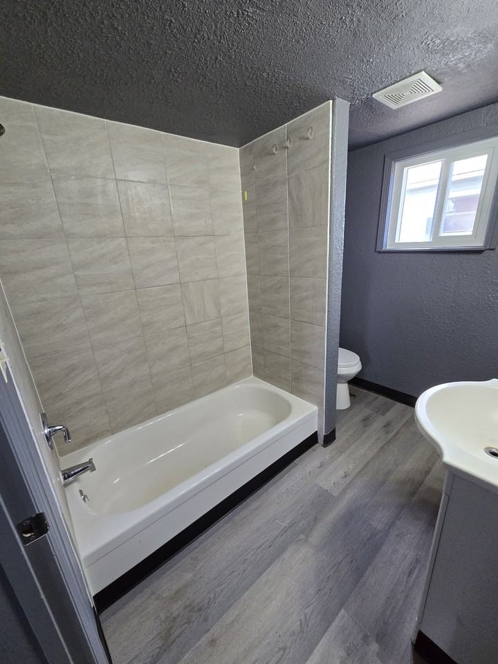 1320 E Ash St #NA - Photo 5 of 15