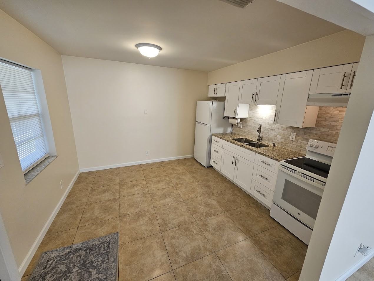 218 Sw 14th St #1 - Photo 4 of 16