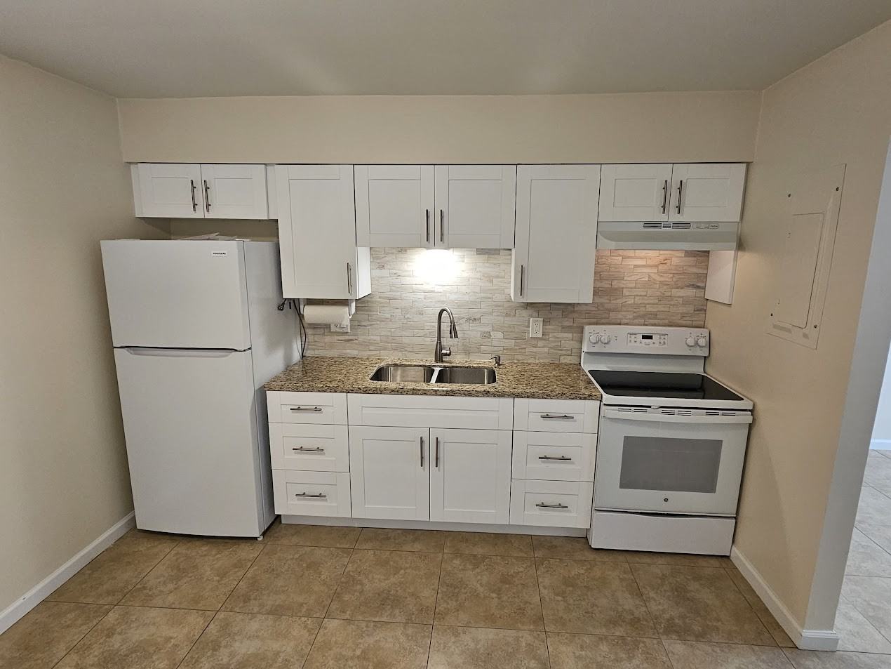 218 Sw 14th St #1 - Photo 5 of 16