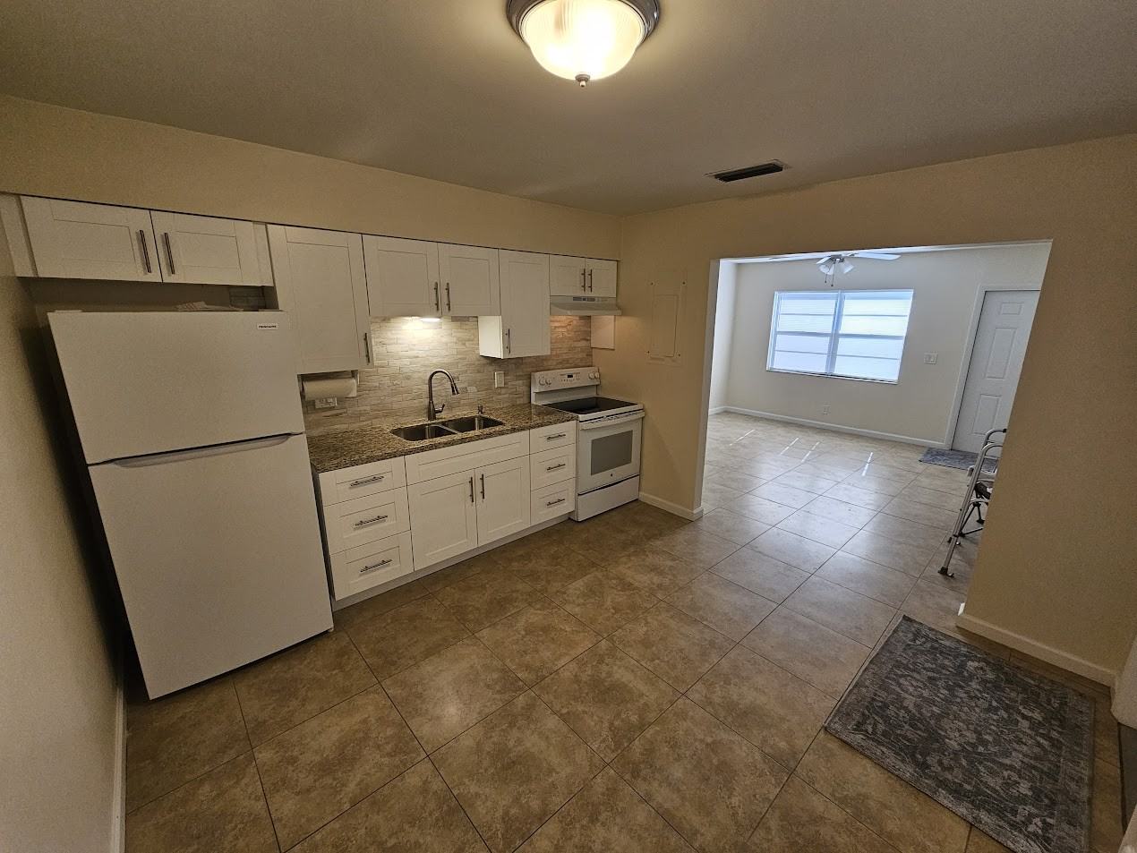 218 Sw 14th St #1 - Photo 6 of 16