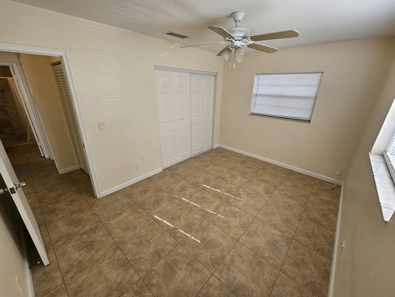 218 Sw 14th St #1 - Photo 7 of 16