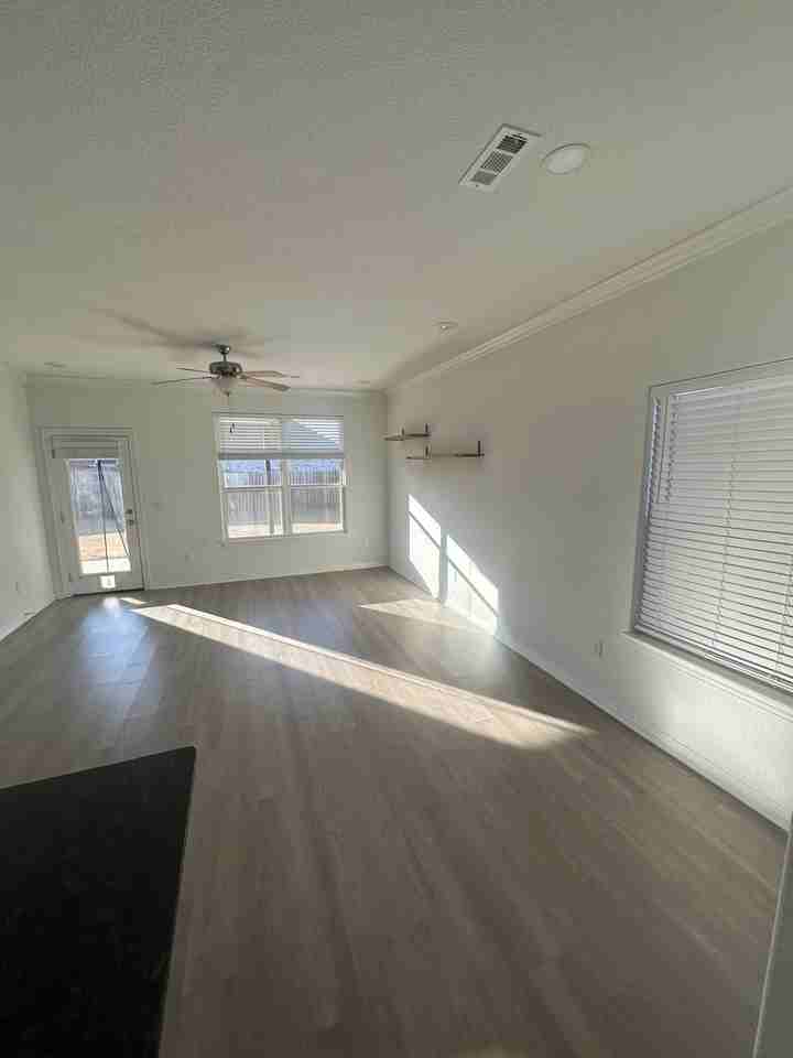 1021 Lakeview Dr #NA - Photo 6 of 21