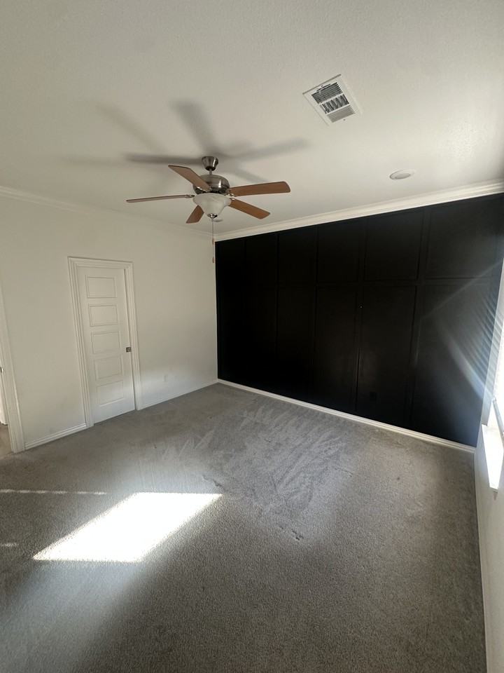 1021 Lakeview Dr #NA - Photo 3 of 21