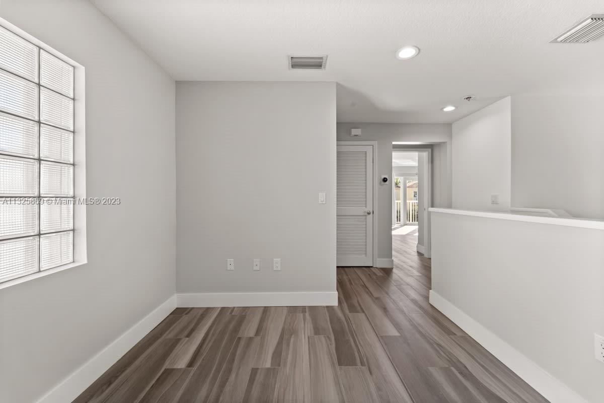 3110 Ne 210th Ter #NA - Photo 7 of 19