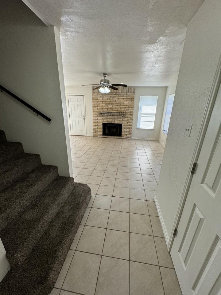 1506 Jefferis Ave #1 - Photo 2 of 48