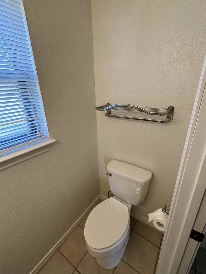 1506 Jefferis Ave #1 - Photo 5 of 48