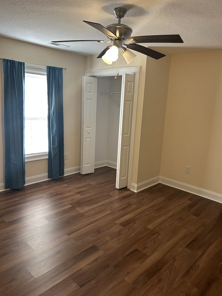 7004 Oak Grove Rd #NA - Photo 5 of 6