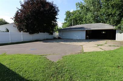 1323 Doty St #A - Photo 2 of 19