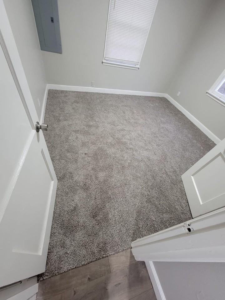 747 Whitney Ave #1 - Photo 6 of 7