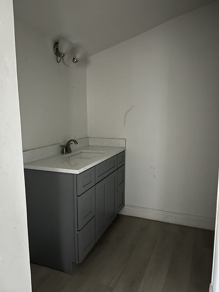 224 W Cypress St #NA - Photo 5 of 14