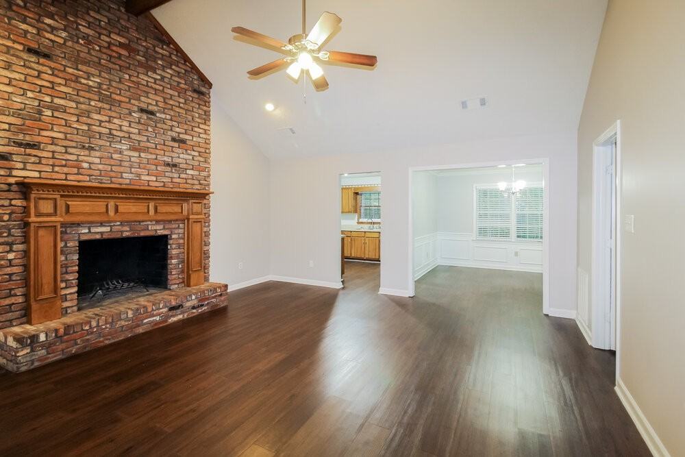 1418 Hillside Pl Se - Photo 4 of 16