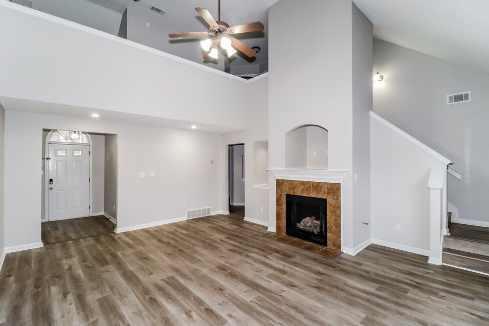 10114 Bloomsbury Ave - Photo 6 of 17