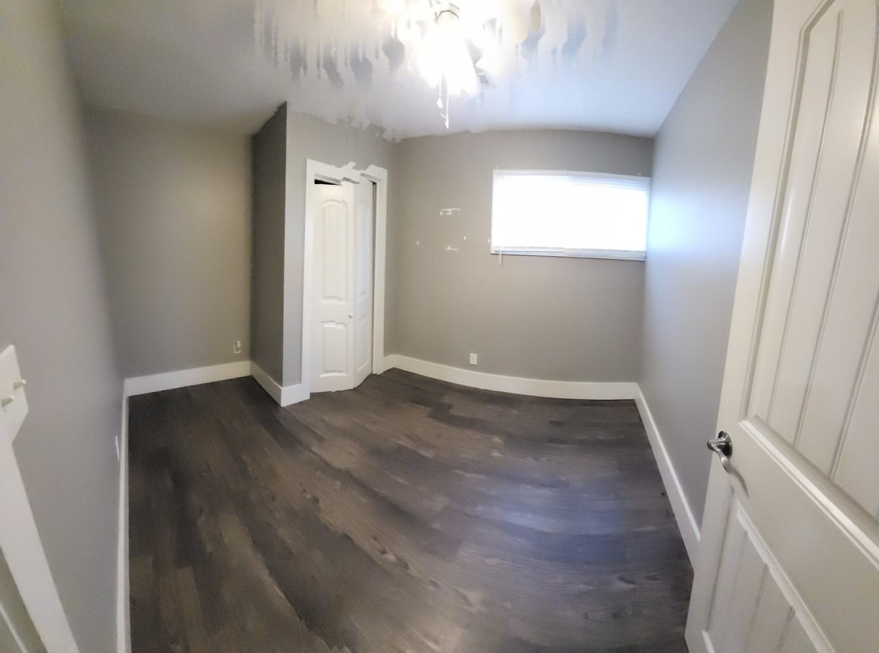 215 1/2 N Jenkins St #1 - Photo 3 of 9