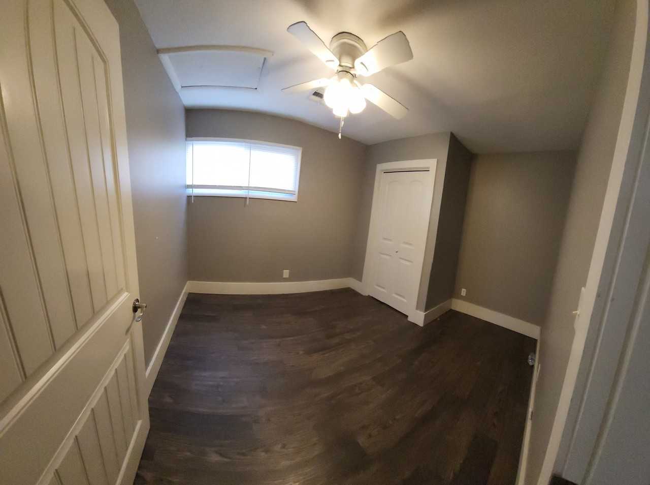 215 1/2 N Jenkins St #1 - Photo 4 of 9