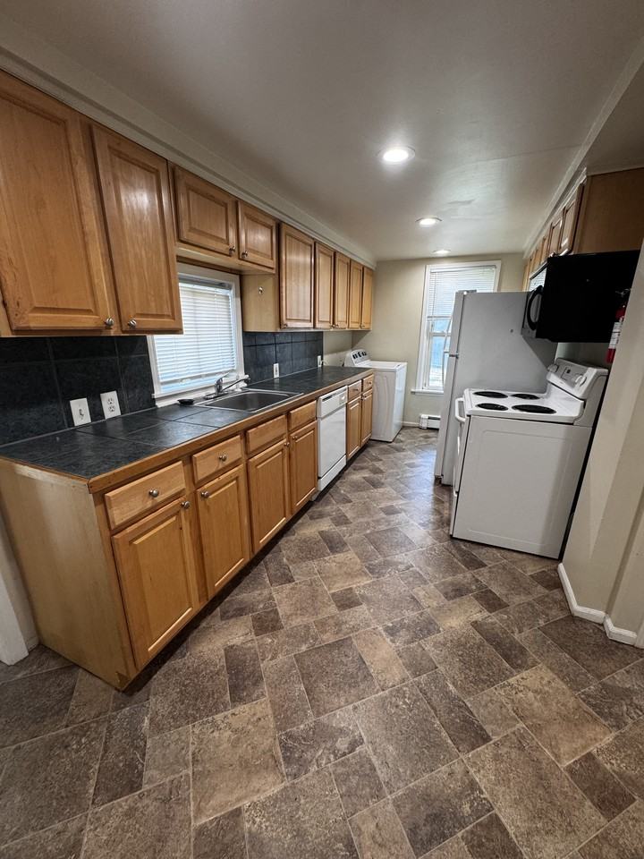 410 Washtenaw Rd #1ROOMS - Photo 2 of 16