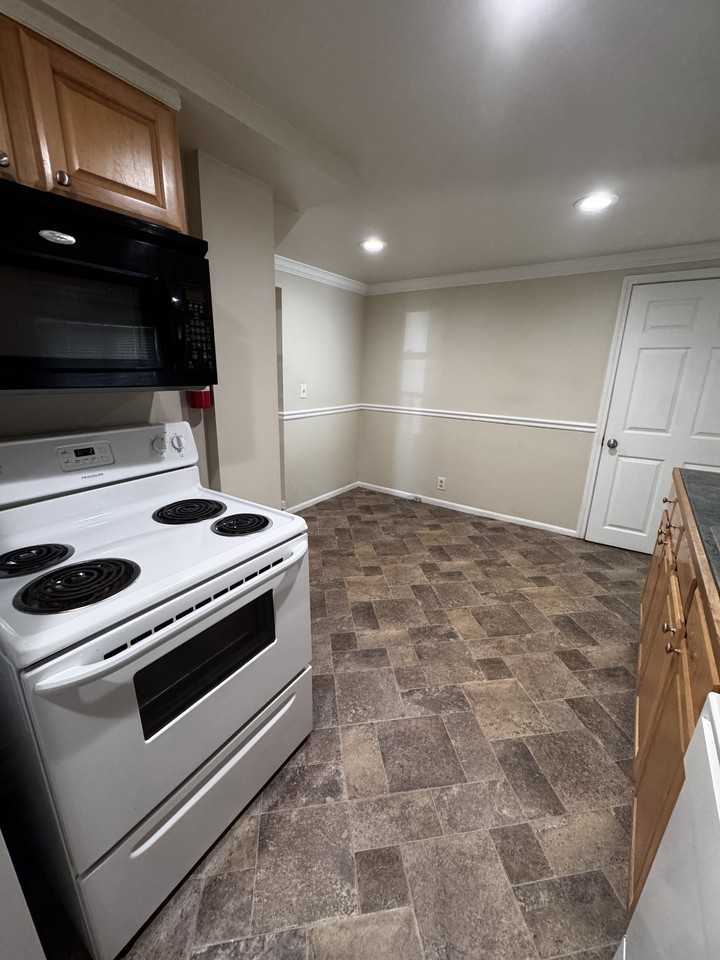 410 Washtenaw Rd #1ROOMS - Photo 4 of 16