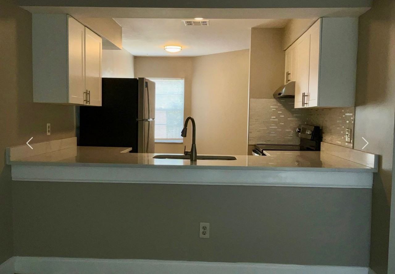 10111 Berry Field Ct - Photo 3 of 21